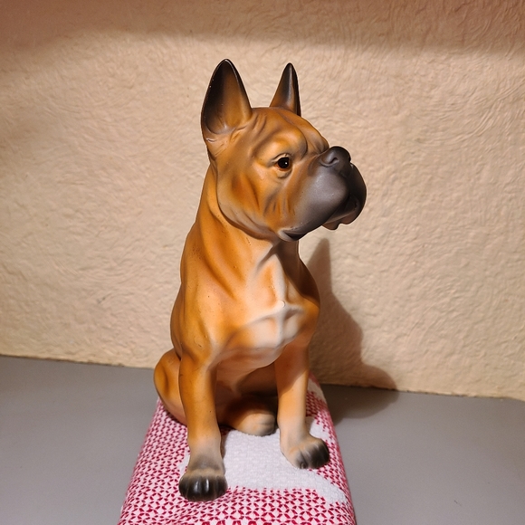 Elegant Ceramic/Porcelain  Boxer - Picture 5 of 10